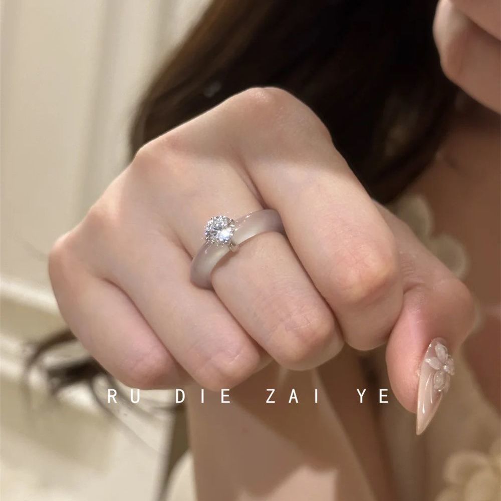 Kuning Plain Jade Brings Light ~ New Chinese Style White Chalcedony Zircon Ring Classic Round Diamond Light Luxurious and High-end Ring
