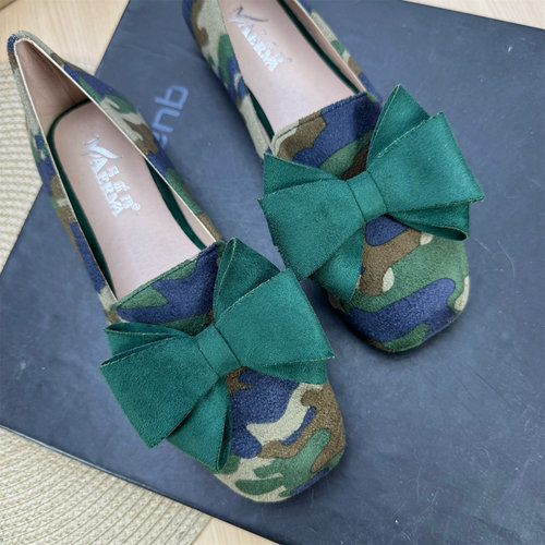 方头单鞋女2025春季新款蝴蝶结平底复古迷彩女鞋一脚蹬拼色乐福鞋 - 图0