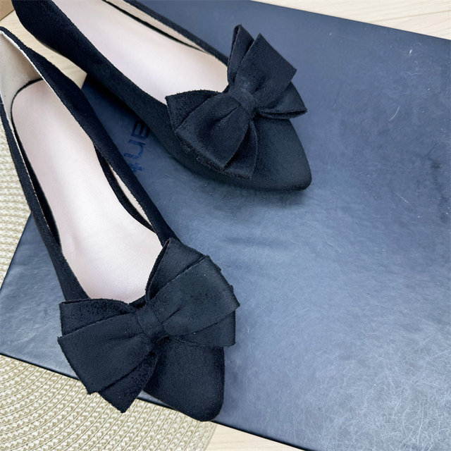 Versatile shallow slip-on soft-soled beanie shoes