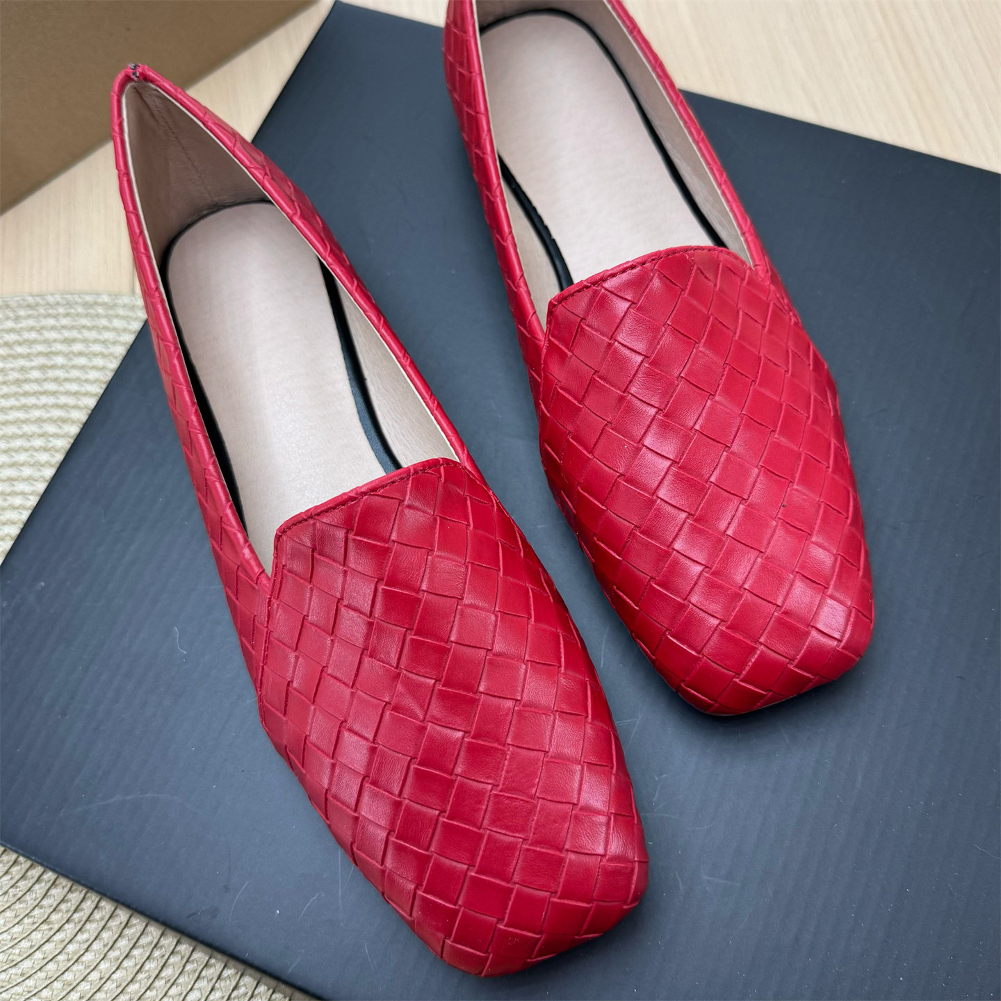 2026春季新款红色编织格纹豆豆鞋女平底方头一脚蹬休闲百搭乐福鞋,淘宝优惠券,粉丝福利购,淘宝优惠卷
