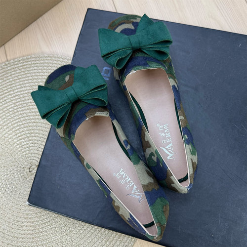 方头单鞋女2025春季新款蝴蝶结平底复古迷彩女鞋一脚蹬拼色乐福鞋 - 图1