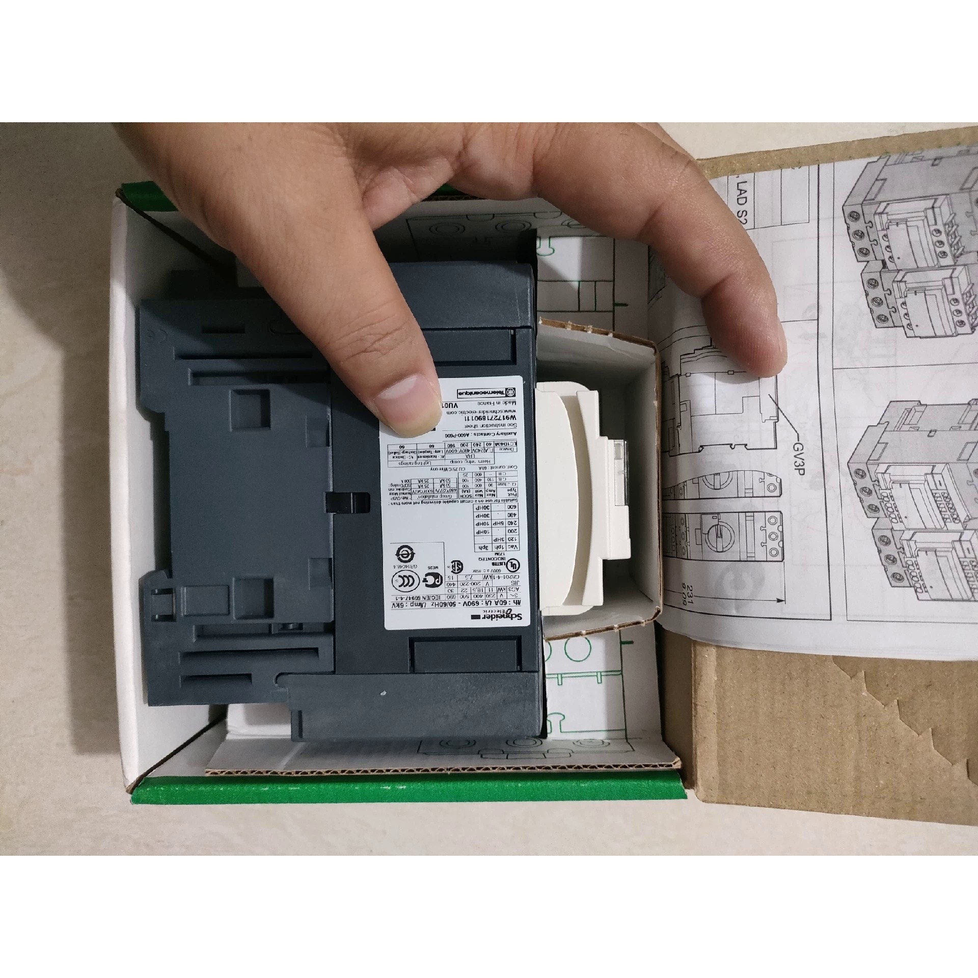 德国的施耐德直流接触器LC1D40AED  DC48v拍前请询价 - 图1