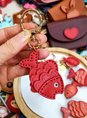 红色锦鲤墨染原创手工定制挂件真皮幸运小鱼真皮挂件汽车挂饰钥匙