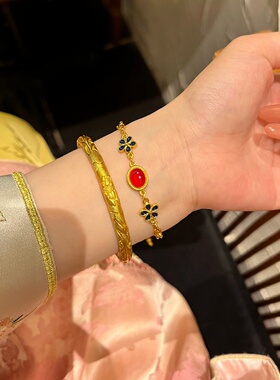 高级感沙金女篆刻牡丹花开口手镯设计感仿真金黄金色雕花复古款