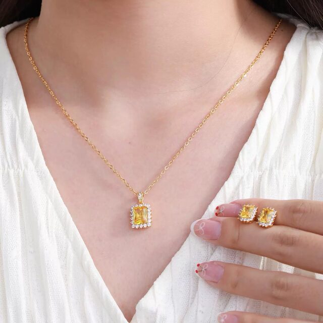 Colorful gem inlaid zircon square necklace copper sand gold light luxury fashion versatile European and American jewelry gift high-end jewelry