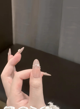 夏日爆款中长款冰透猫眼裸色显白高级感穿戴甲轻奢百搭渐变美甲贴