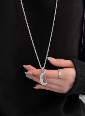 个性独特镶钻梳子毛衣链秋冬新款轻奢小众设计感长款卫衣挂件配饰