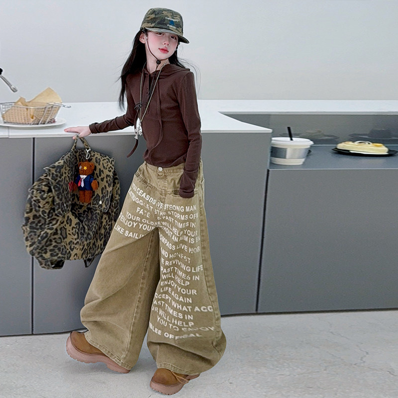 女童咖色修身帽衫美式高街风棉布牛仔弯刀裤儿童爵士街舞潮酷套装,淘宝优惠券,粉丝福利购,淘宝优惠卷