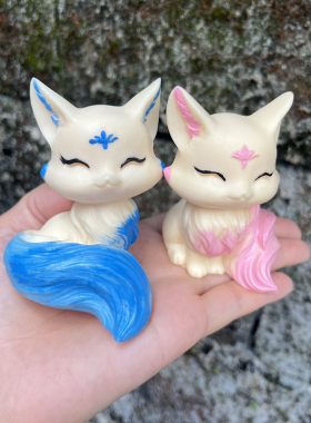 象牙果可爱九尾狐桌面摆件汽车摆件车载装饰品办公室小狐狸公仔