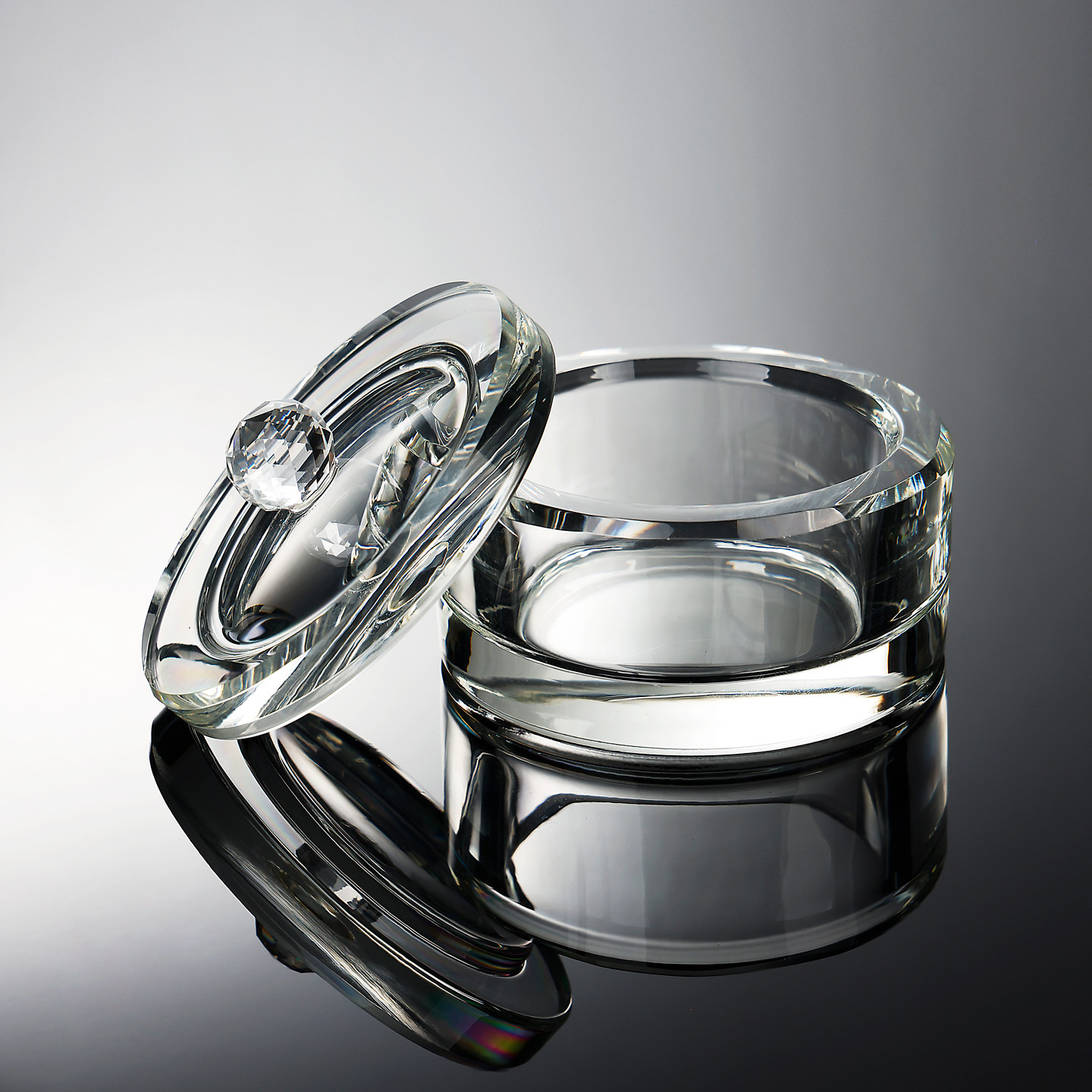 Exquisite thickened crystal glass round jewelry box to store bead chain ring jewelry box dust-proof storage box gift