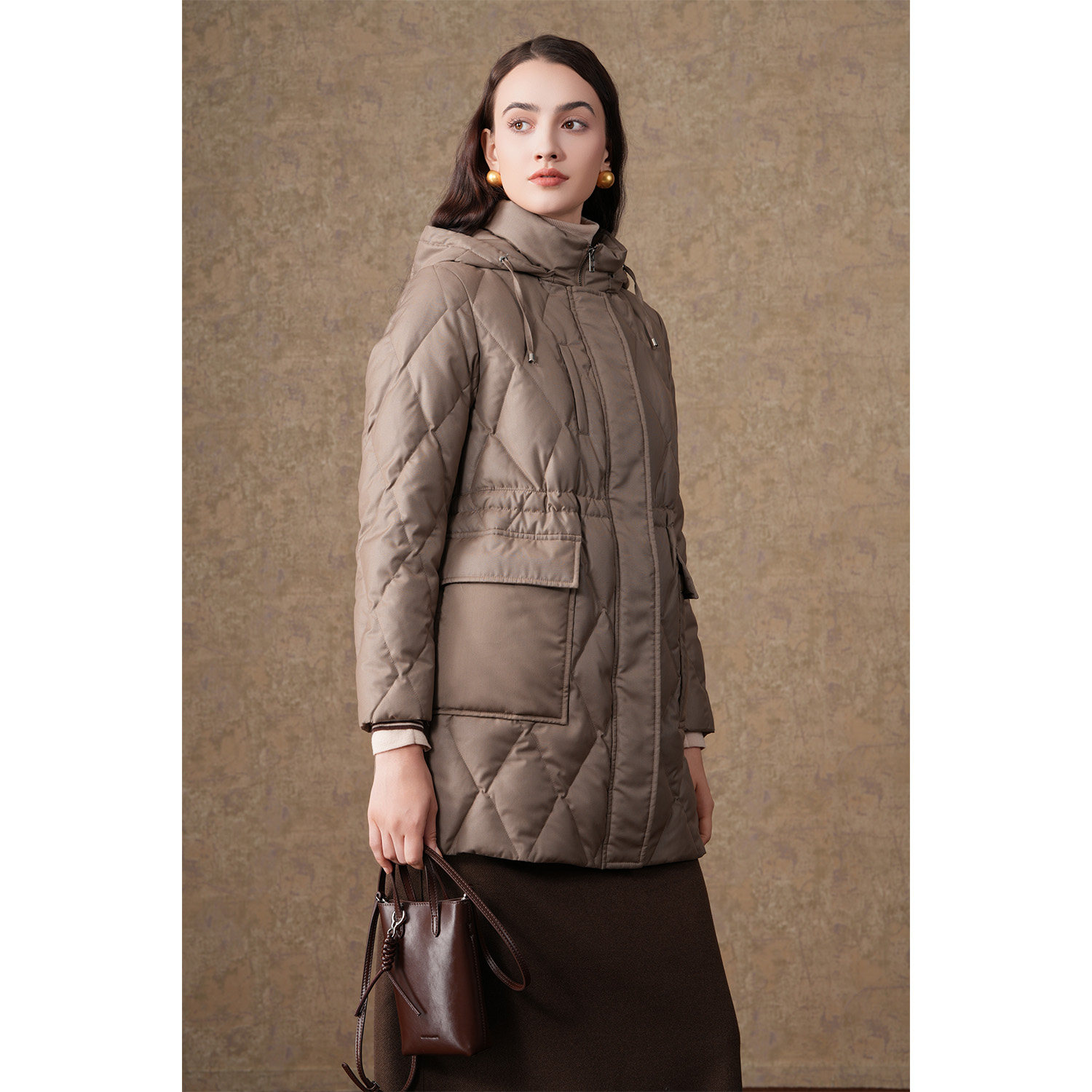 【2025冬款首降】乔万尼时尚商场同款羽绒服收腰保暖连帽EM4T653 - 图0