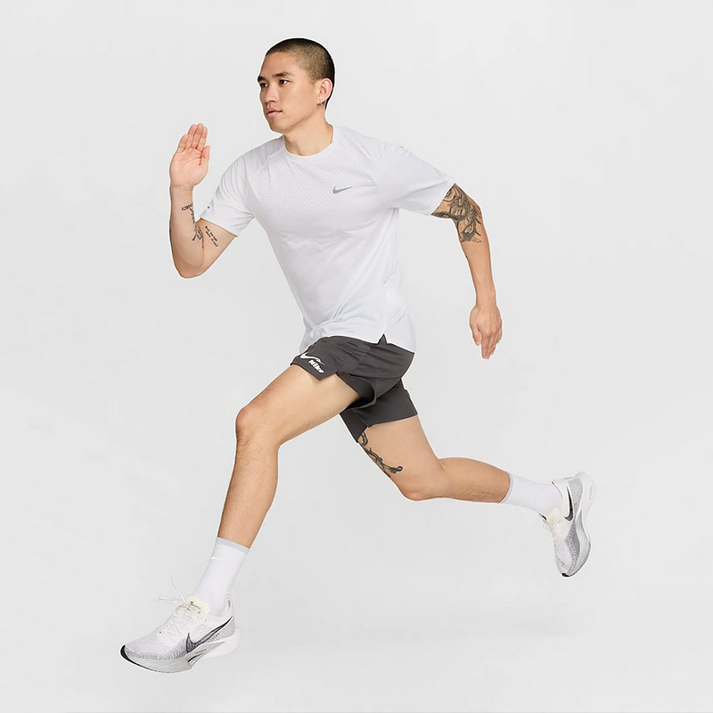 耐克DRI-FIT ADV男子速干短袖跑步上衣25夏新款运动T恤HV5204-100-图3