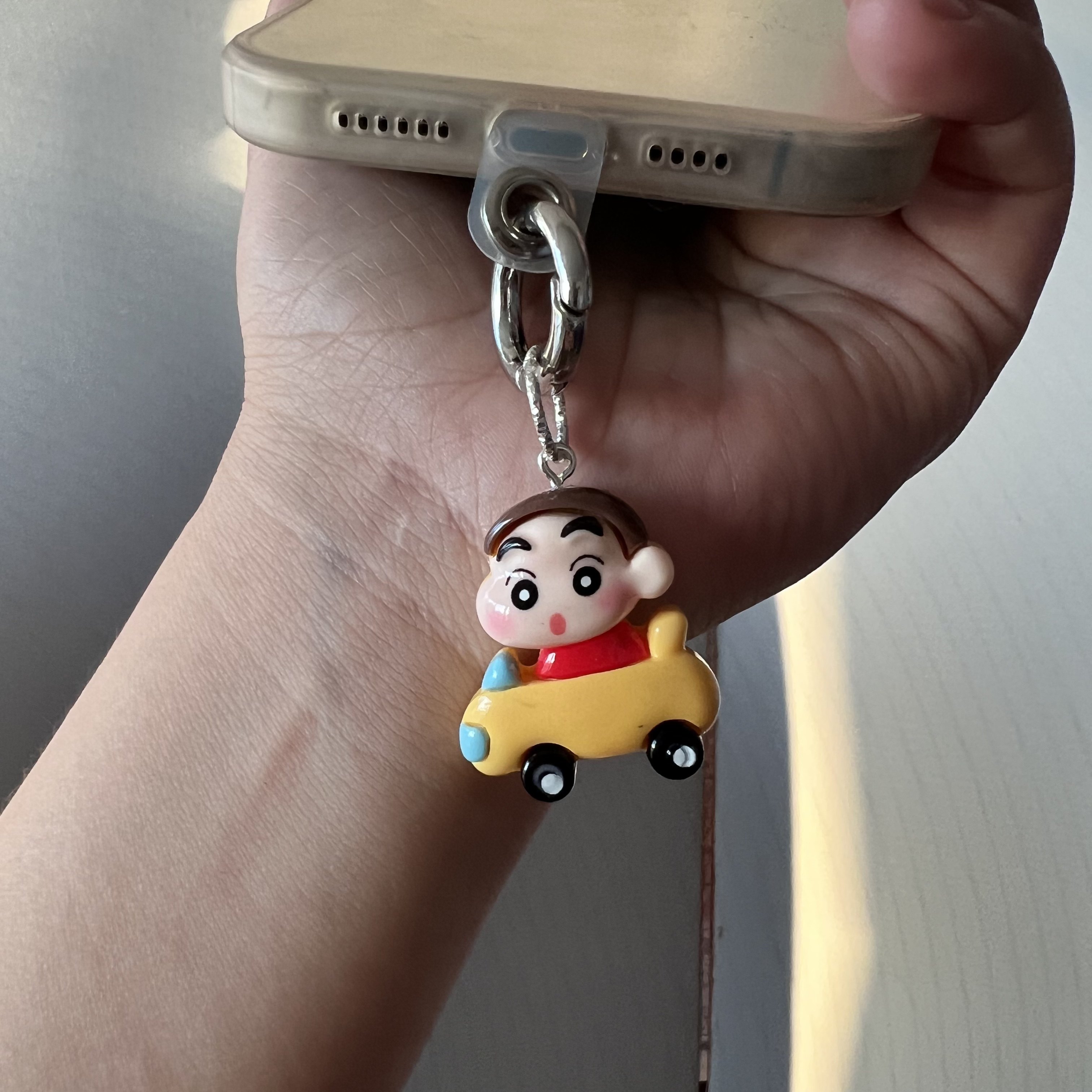 个性创意蜡笔小新可爱小狗手机壳垫片挂件指环扣吊坠耳机包包挂饰,淘宝优惠券,粉丝福利购,淘宝优惠卷