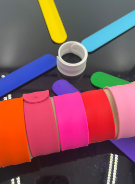 跨境定制LOGO硅胶手环