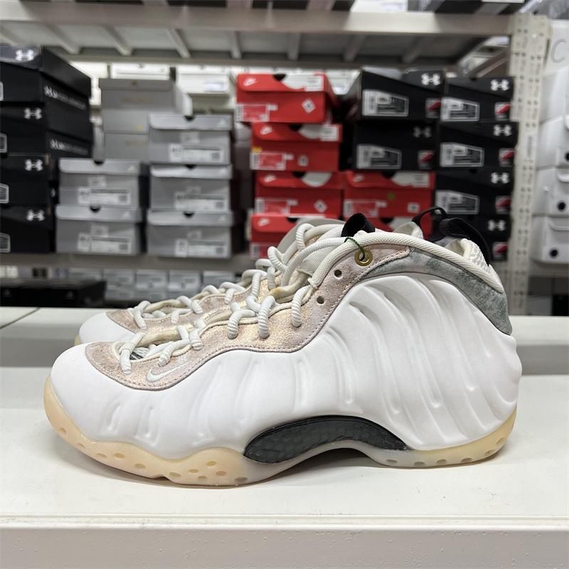 Nike Air Foamposite One 白银大理石喷泡奶茶喷篮球鞋AA3963-101 - 图0