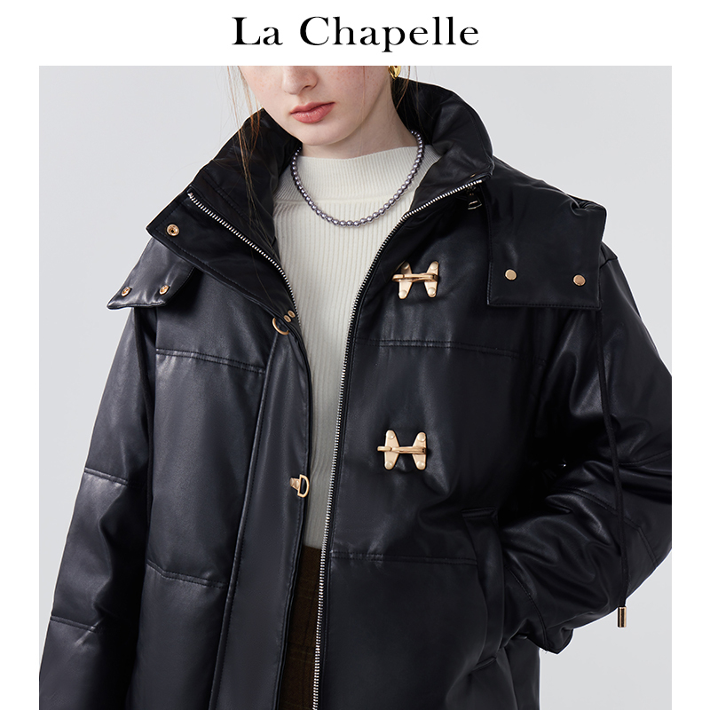 拉夏贝尔/La Chapelle连帽加厚盘扣pu皮面中长款棉服外套女冬棉衣