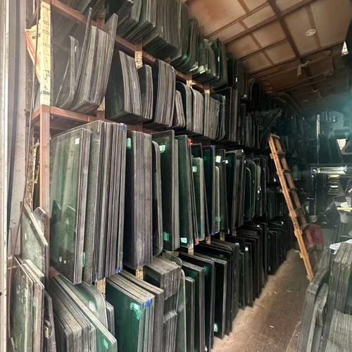 加藤挖掘机HD820 1023 1430-1/2/3/R驾驶室前后推拉门窗挡风玻璃 - 图3