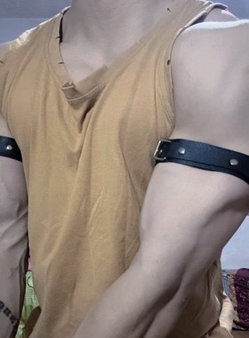 体育生0M健身肌肉皮革臂环臂带