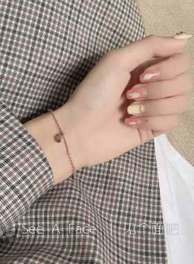 字母手链女款轻奢小众生日礼物