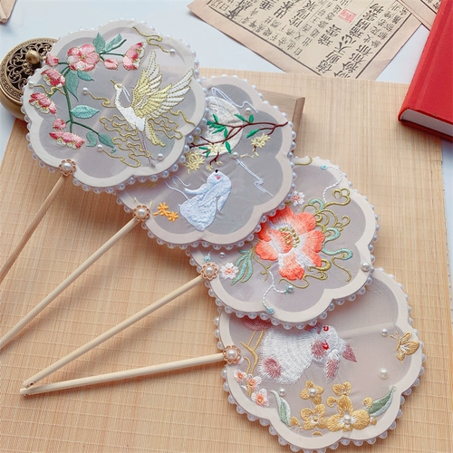 Фан -фан -шоу для фанатов Palm Hanfu Girl Embroidery Twin Fan Fan Fan Fan Fan Fan Little Arraint Wind Dance Fan Fans Classic Fanus