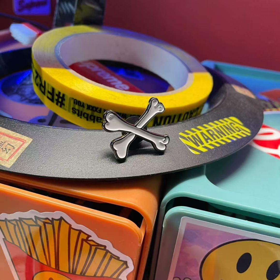 志明原创日潮WTAPS 18SS中古骨头徽章蝌蚪同款胸针挂饰余文乐同款 - 图3