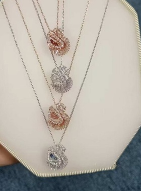 2025年新款粉天鹅跳动的心项链女轻奢高级感锁骨链灵动耳环欧美风