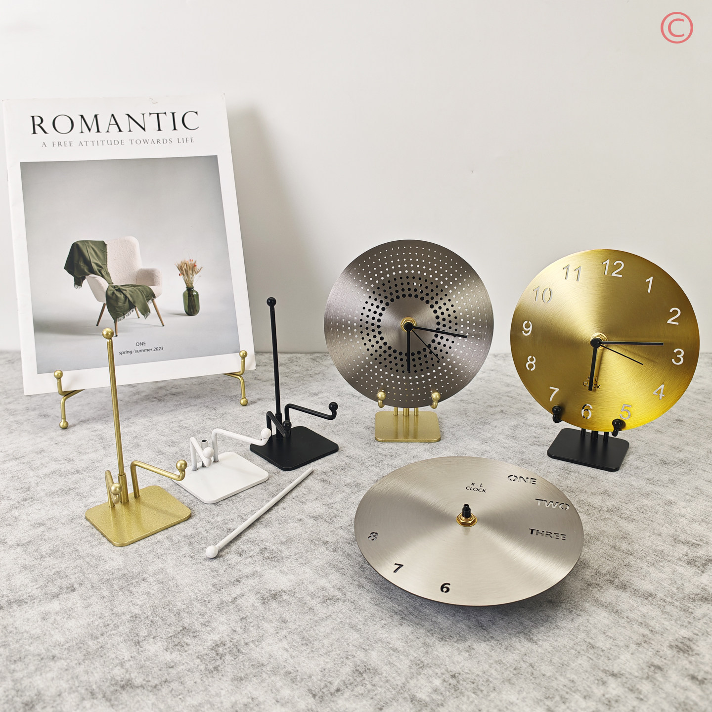 家用挂钟座钟高级感盘子支架展示架摆台式钟表卧室床头时钟摆件,淘宝优惠券,粉丝福利购,淘宝优惠卷