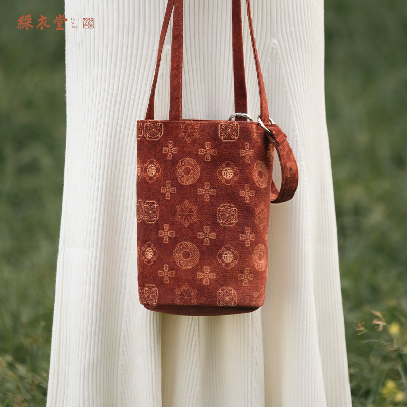 彩衣堂国风复古水桶包传统纹样单肩斜挎腋下红大容量新年汉服礼物,淘宝优惠券,粉丝福利购,淘宝优惠卷