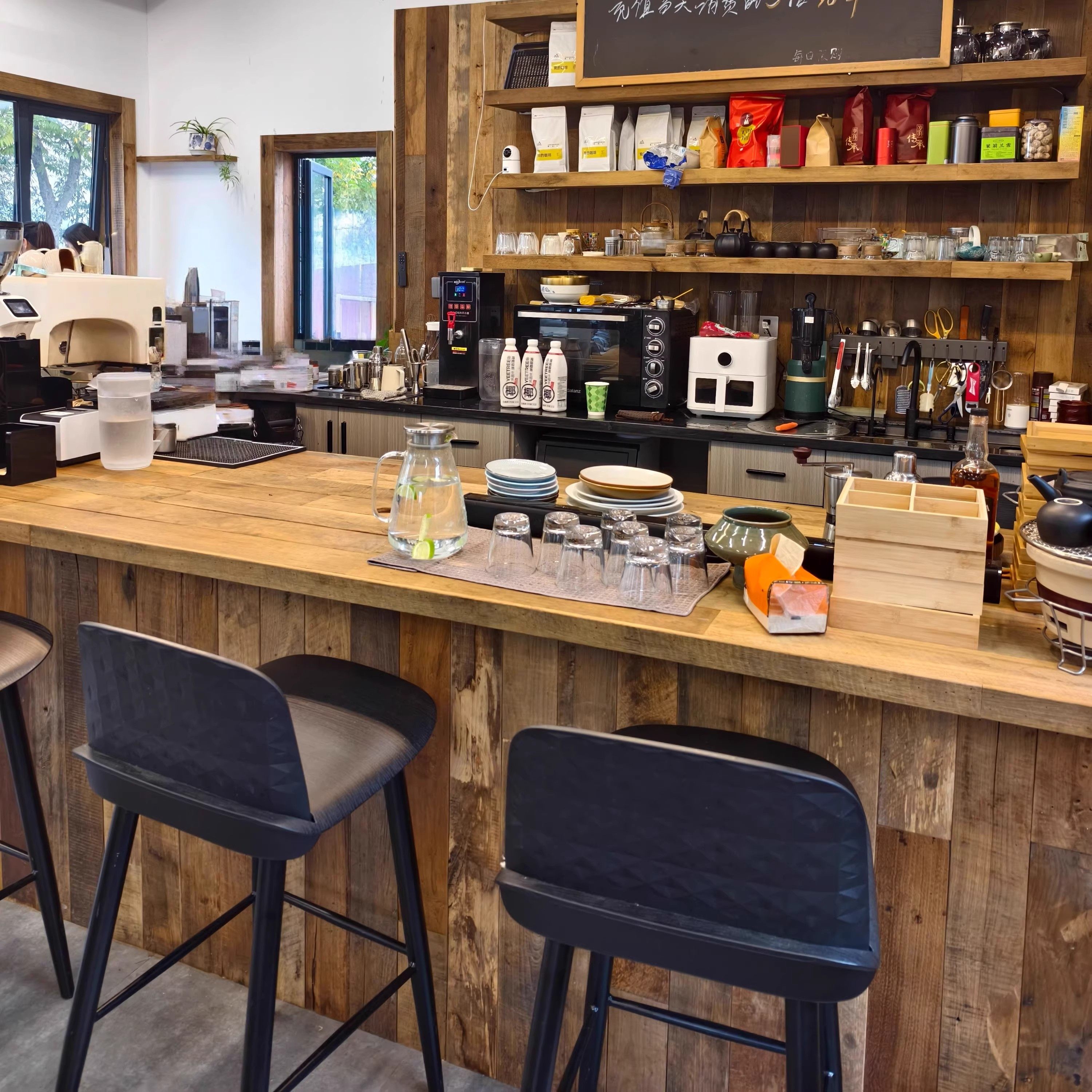 复古风化老木板旧木板门头装饰杉木护墙板松木吊顶酒吧实木背景墙,淘宝优惠券,粉丝福利购,淘宝优惠卷