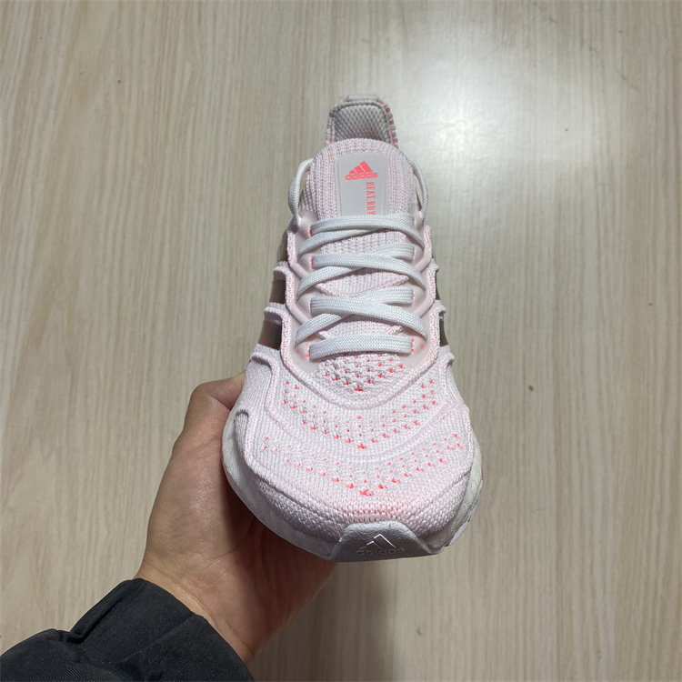 阿迪达斯 ADIDAS ULTRABOOST 22 HEAT.RDY 女子透气跑步鞋 GX8057 - 图0