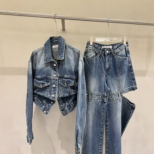 2026春季新款设计感蝙蝠牛仔外套女个性破洞阔腿牛仔裤网红两件套 - 图2