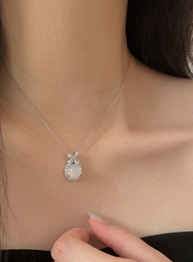 s925纯银在逃公主项链女封底冰透天然玉髓蝴蝶结轻奢感锁骨链