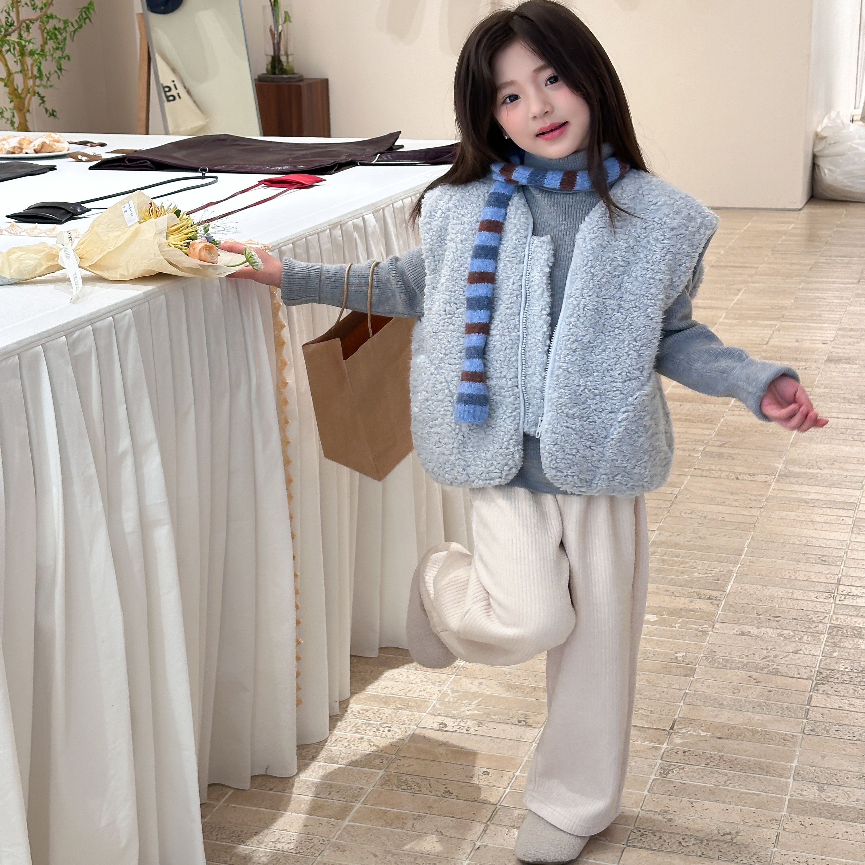 儿童仿羊羔绒马甲2025秋冬新款男女童韩系背心中大童百搭坎肩外套,淘宝优惠券,粉丝福利购,淘宝优惠卷