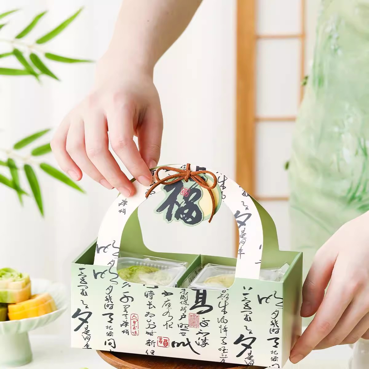 月饼礼盒包装盒中秋新款冰皮蛋黄酥教师节4粒6手提礼品空盒子 - 图2