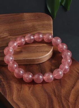 天然水晶手链让爱环绕增加亲和力