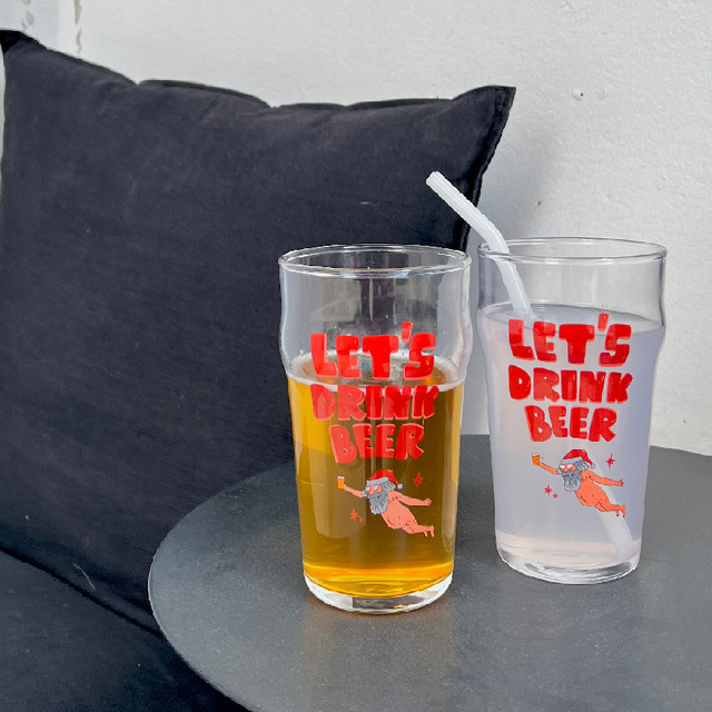ວັນ​ຄຣິດ​ສະ​ມາດ Pint Cup ແບ່ງ​ປັນ​ຄໍາ​ຂະ​ຫນາດ​ໃຫຍ່​