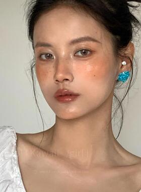 清凉感蓝色花串珠耳钉设计感