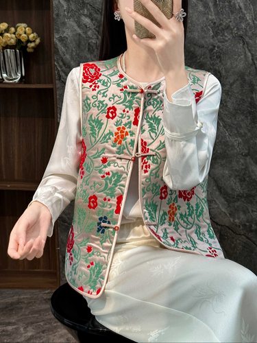 新中式国风重磅漳绒七彩缠枝牡丹马甲新中式国风圆领盘扣气质上衣 - 图0