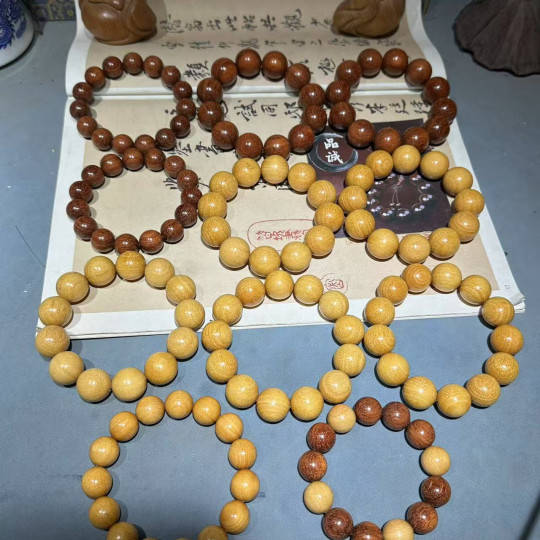 Professional processing of Buddhist bead bracelets with incoming materials, customized handle pieces, Ping An brand engraved jewelry pendants