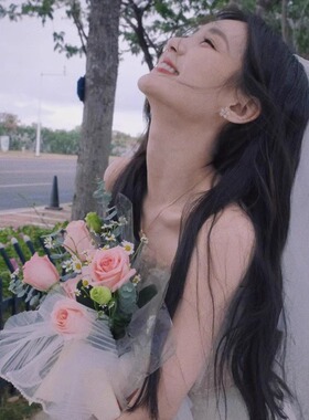 网红求婚领证登记发光头纱
