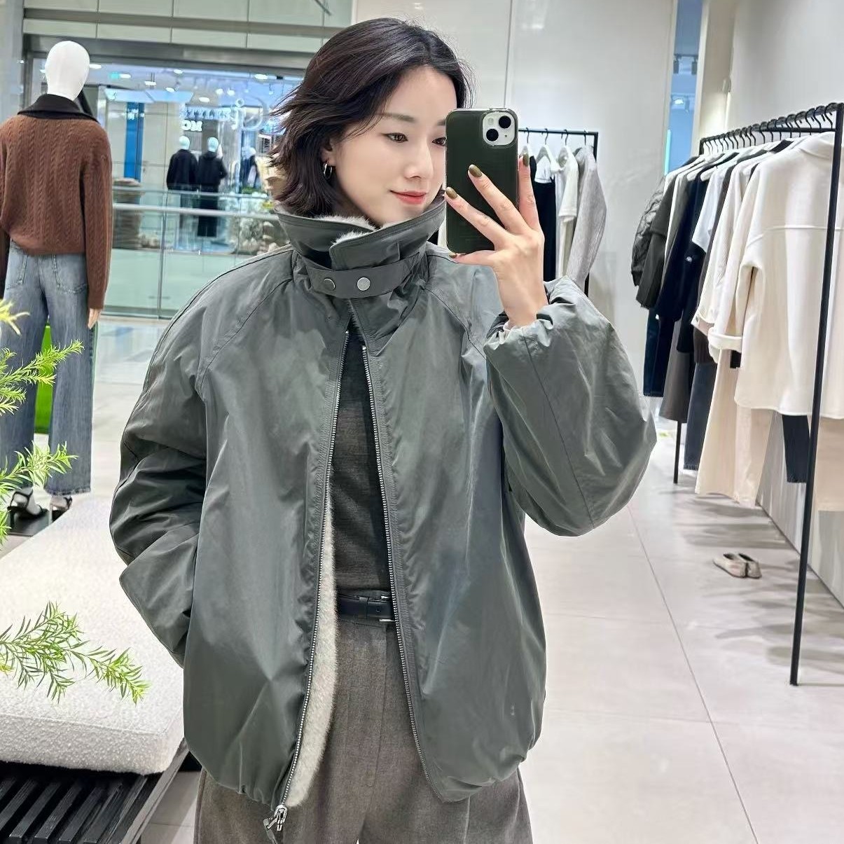 定制2025冬高圆圆同款翻毛领拉链宽松显瘦休闲百搭收腰两面穿外套,淘宝优惠券,粉丝福利购,淘宝优惠卷