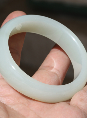 新疆和田玉籽料手镯玉石和田玉