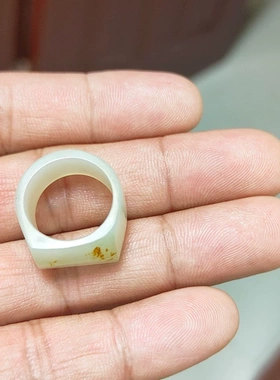 新疆和田玉籽料红皮高脂玉扳指