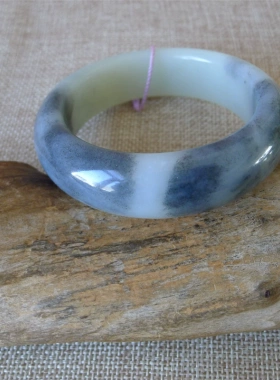 新疆和田玉老坑水墨青花玉手镯