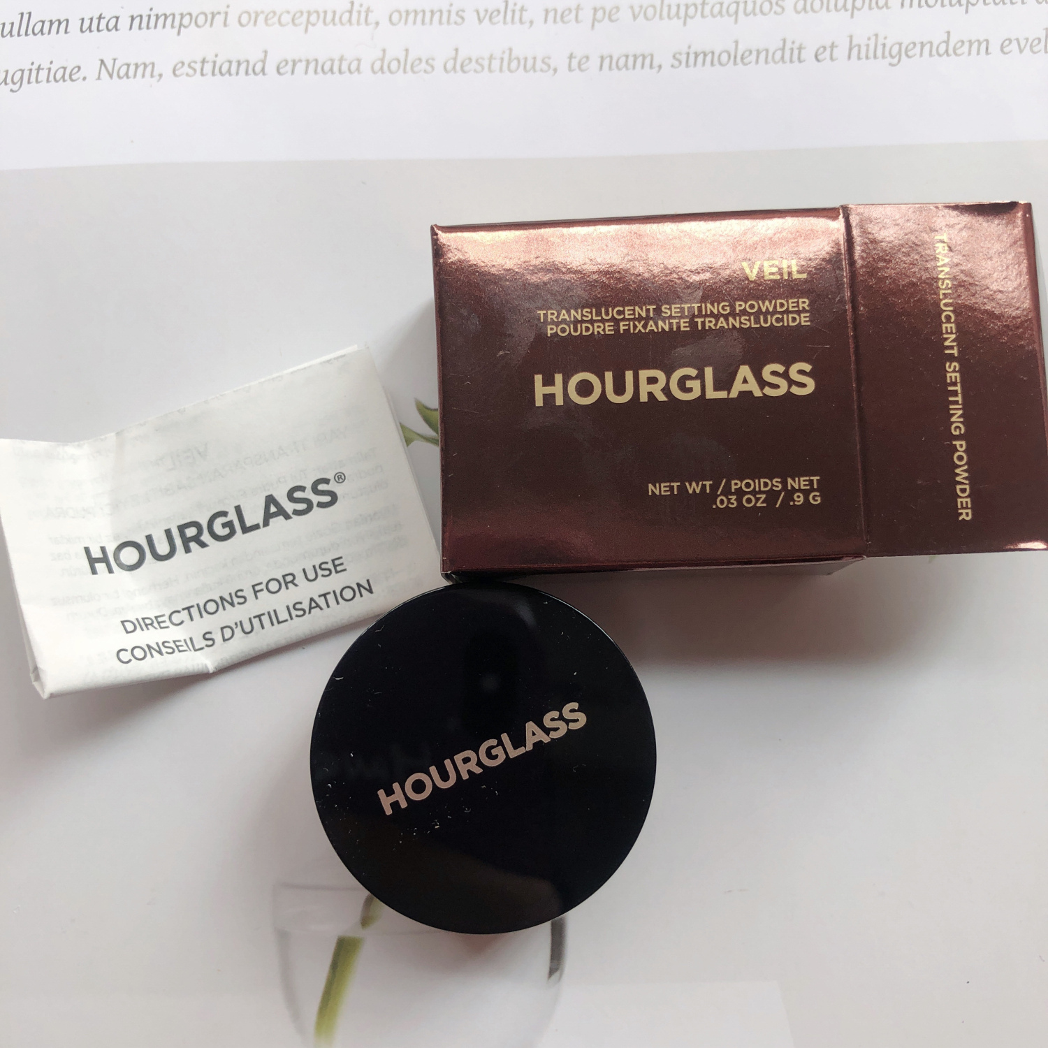 满百邮HOURGLASS黄金柔纱透明矿物质散粉小样0.9g 控油定妆蜜粉 - 图2