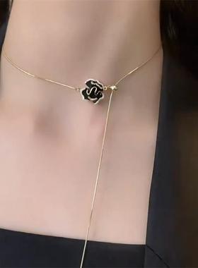 黑色山茶花高级感秋冬毛衣链钛钢不掉色颈链时尚抽拉可调节项链女