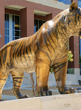 铜雕奔牛动物 玻璃钢仿铜动物华尔街奔牛 耕牛摆放户外广场园林