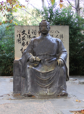 玻璃钢摄影人物 铸铜仿铜拍照 摄影小男孩雕像摆放户外公园 广场