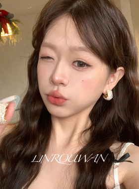 小众轻奢精致C形白色水晶耳环