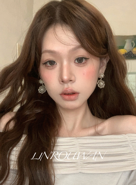 咖啡金高级感缕空花朵精致耳钉